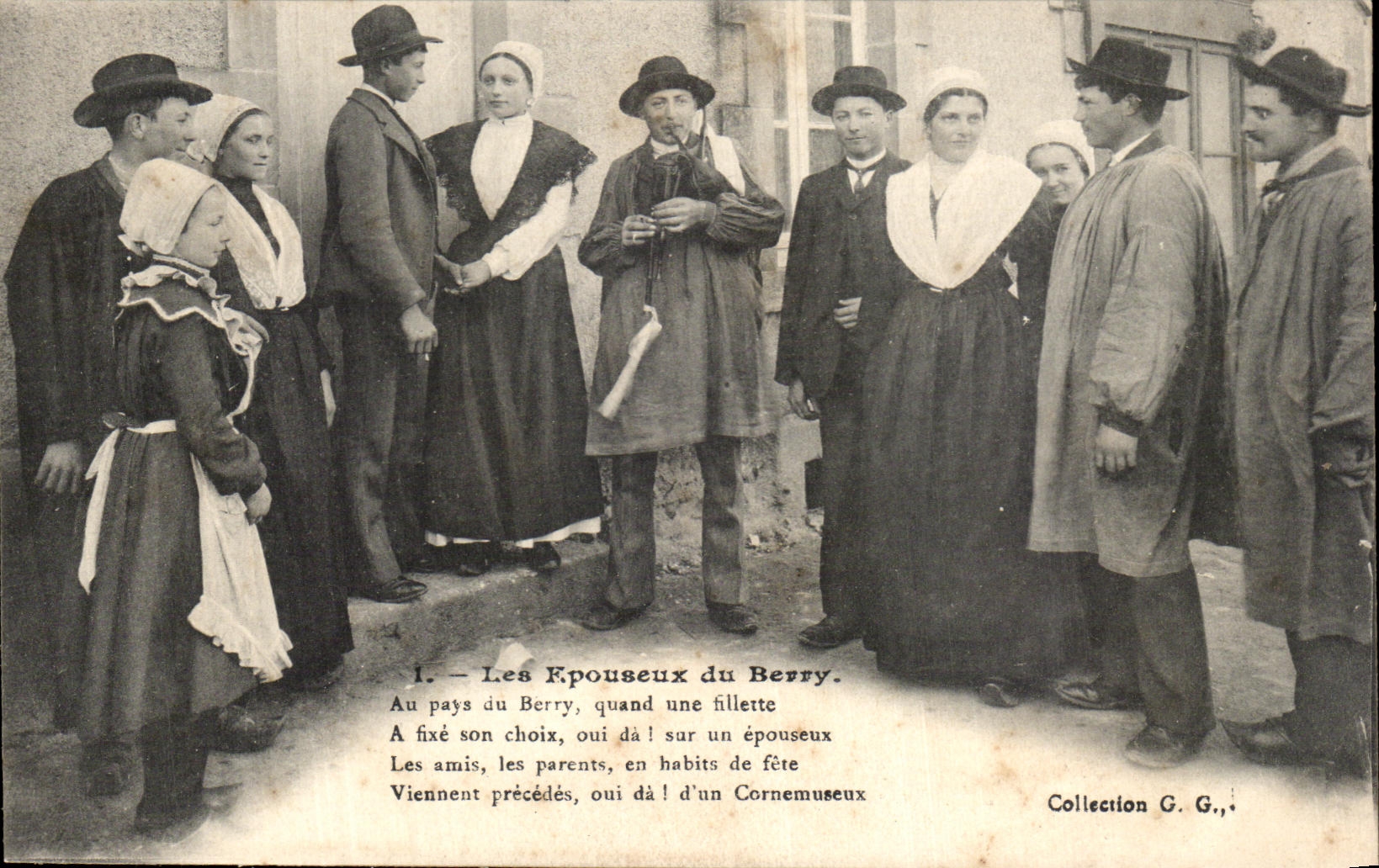 CPA Les Epouseux Du Berry Au Pays Du Berry Quand Une Fillete Folklore Costume