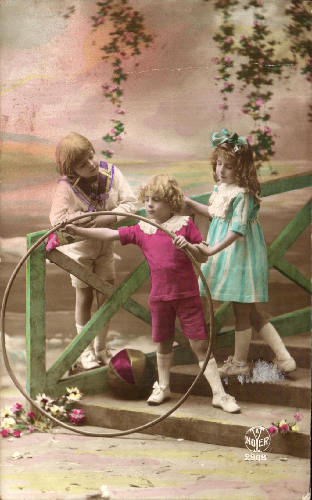 CPA Fantaisie Enfants Cerceau