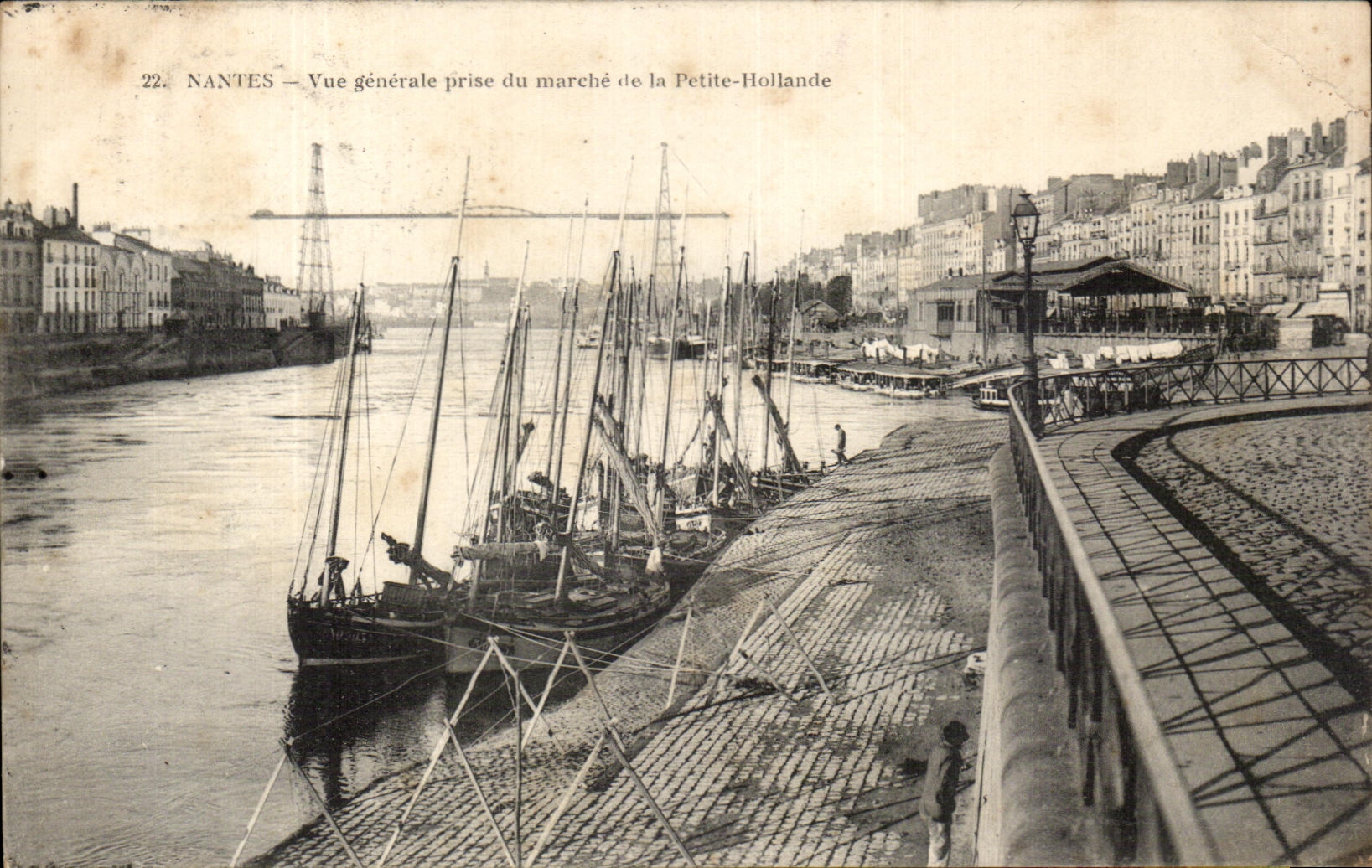 CPA Nantes Vue Generale Prise Du Marche De LA Petite Hollande Bateaux