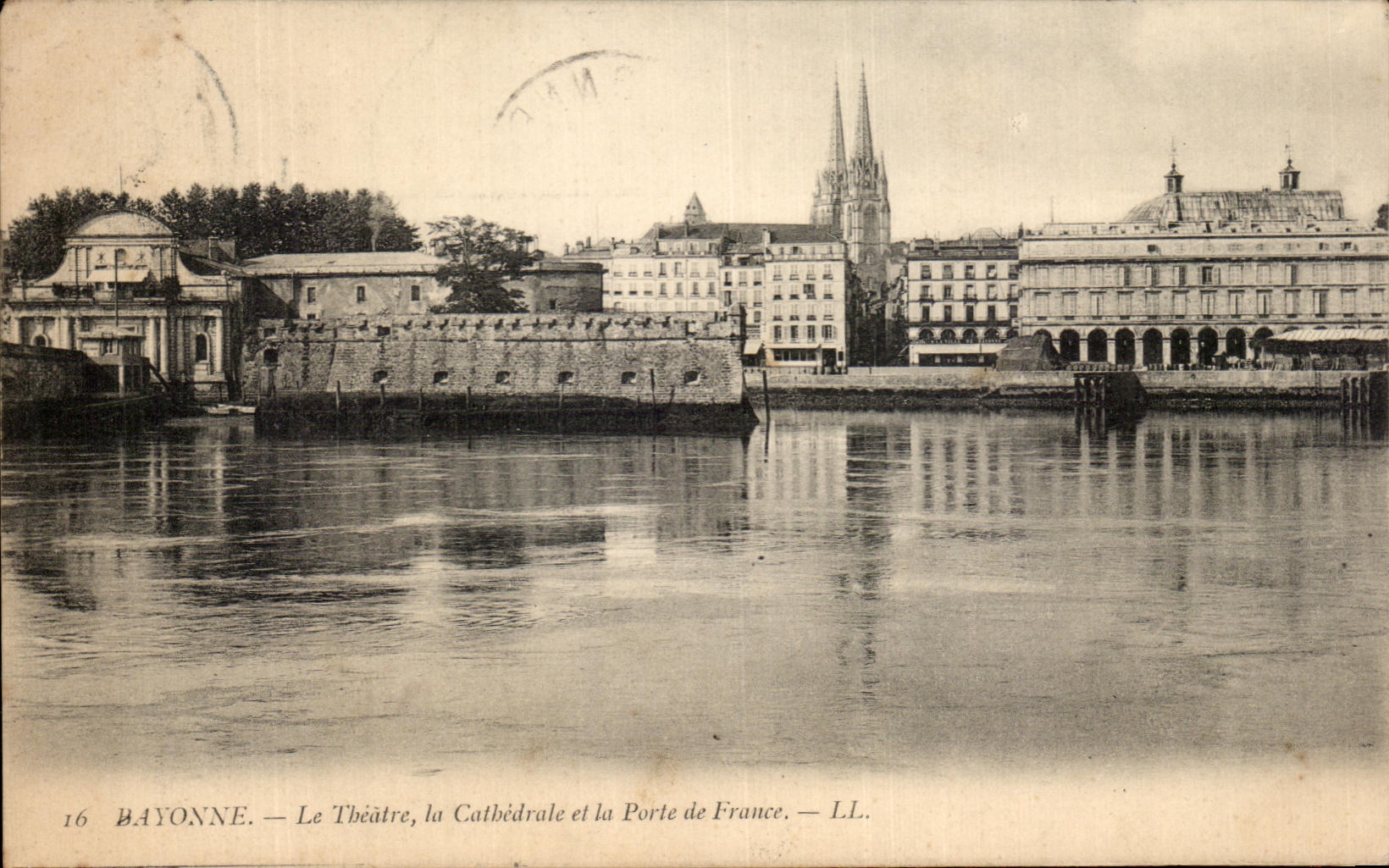 CPA Bayonne Le Theatre La Cathedrale La Porte De France