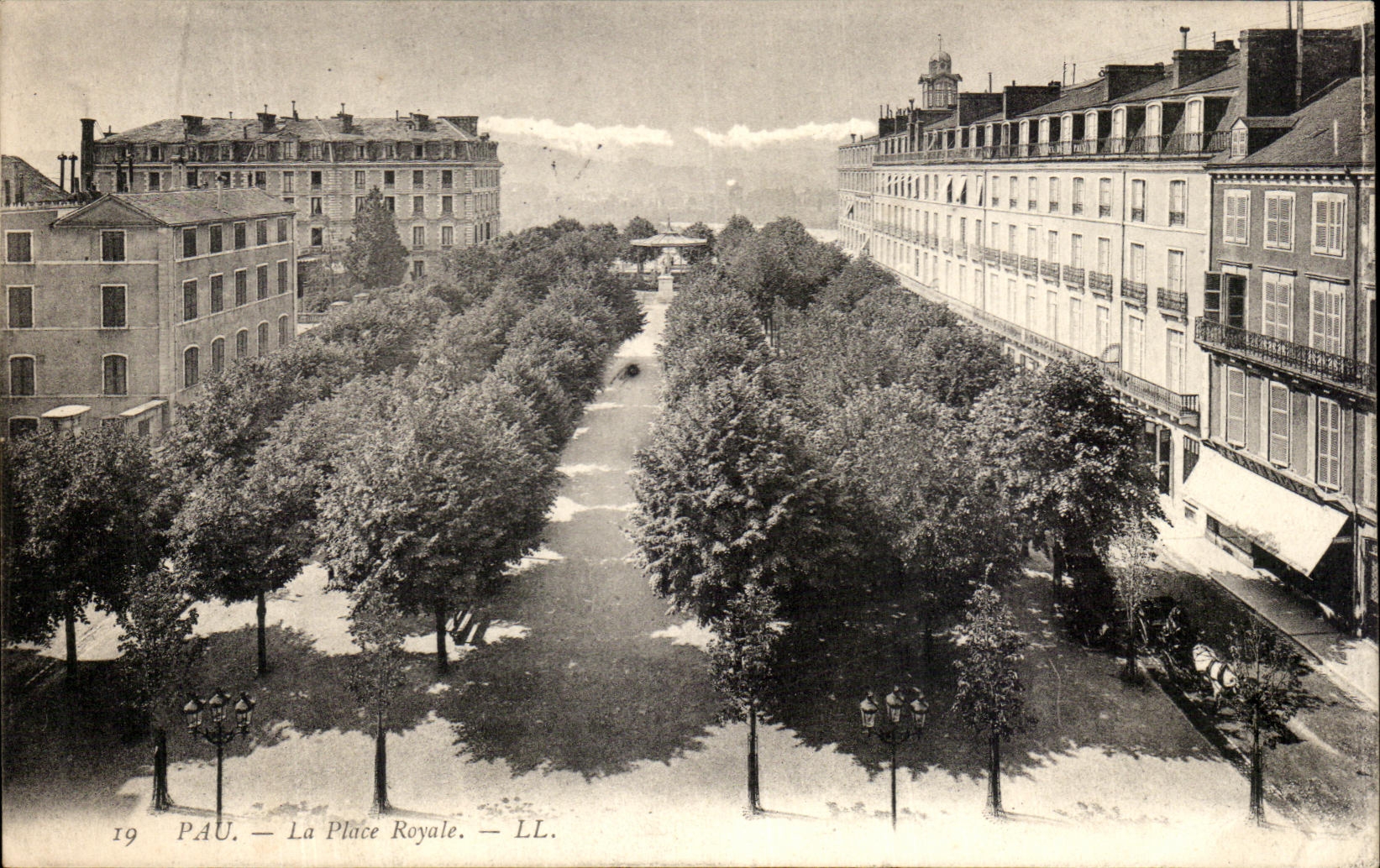 Pau — Der Königliche Platz — LL.