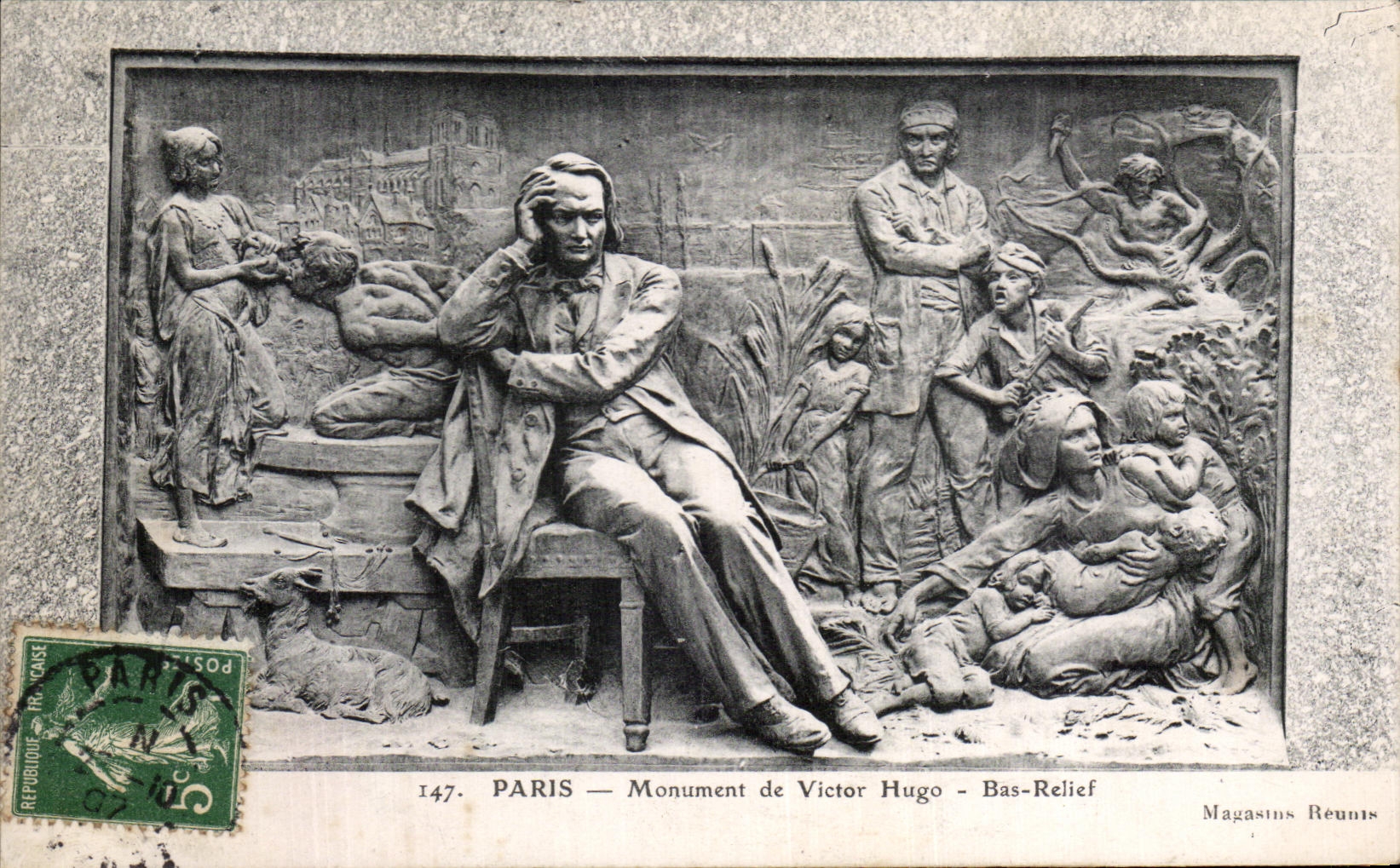 CPA Paris Monument De Victor Hugo Bas Relief