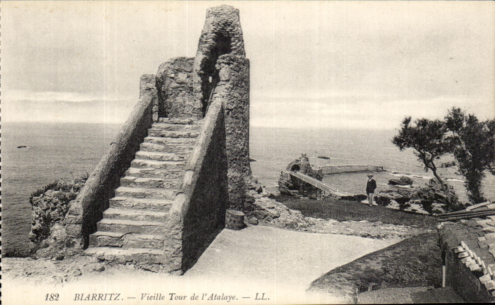 Biarritz — Vieille Tour de l'Atalaye — LL. n°182