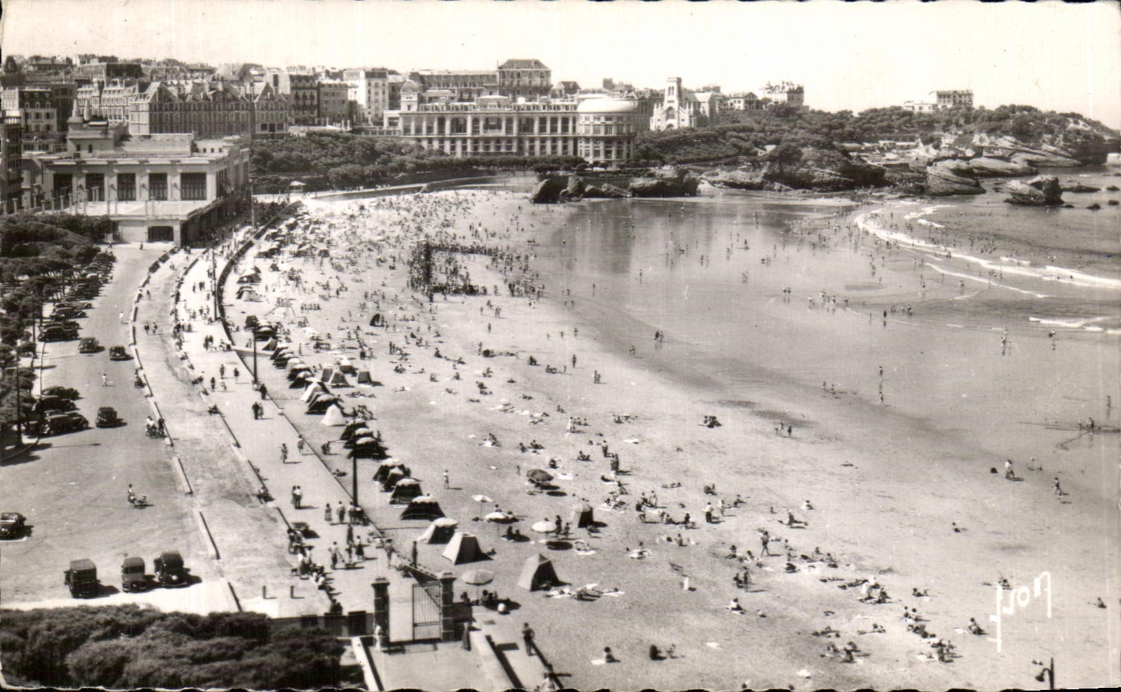 Biarritz (B.-Pyr.) — La Plage et les deux Casinos — Éditions d'Art Paris