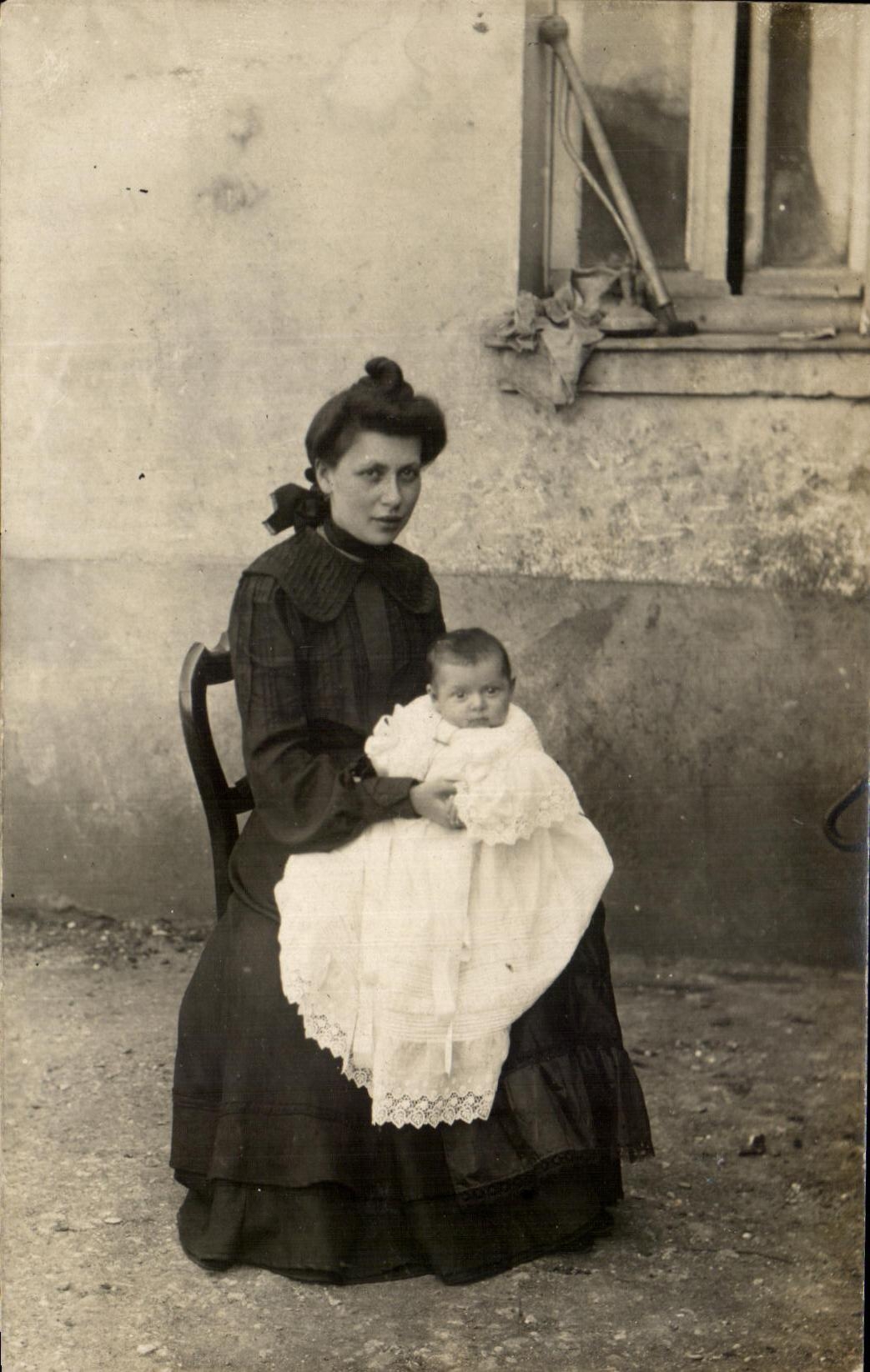CARTE PHOTO Femme et bebe