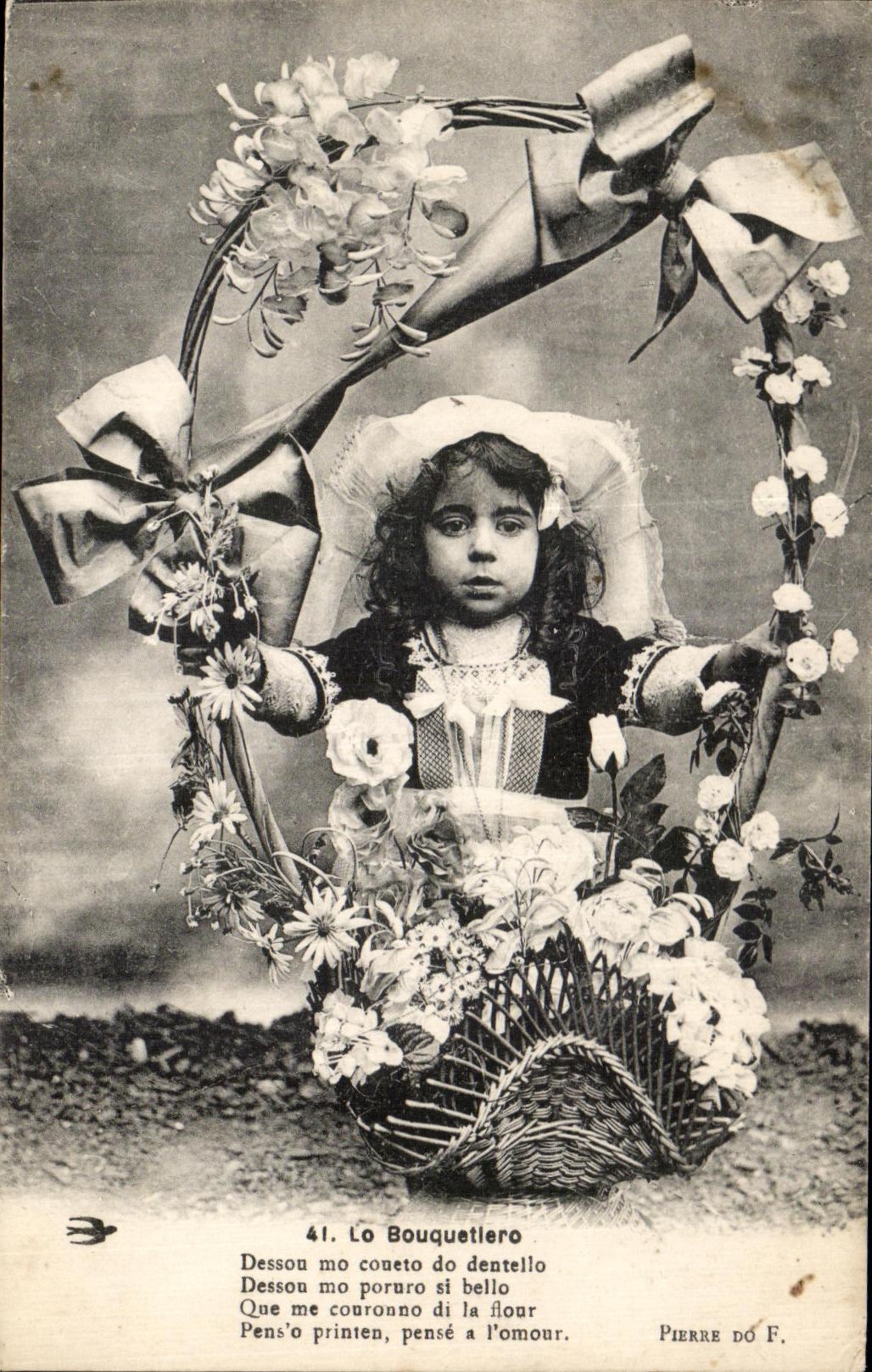 CPA Fantaisie Enfant La Bouquetiero 