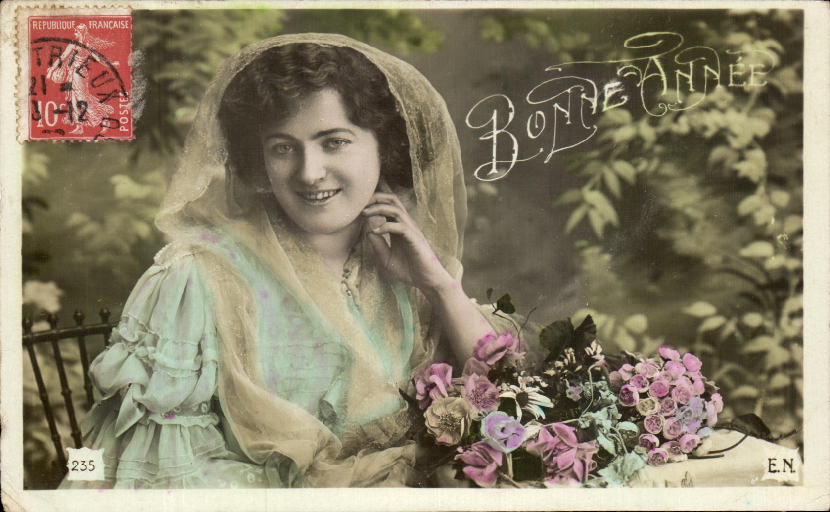 Jeune femme en voile — Bonne Année — E.N. n°235