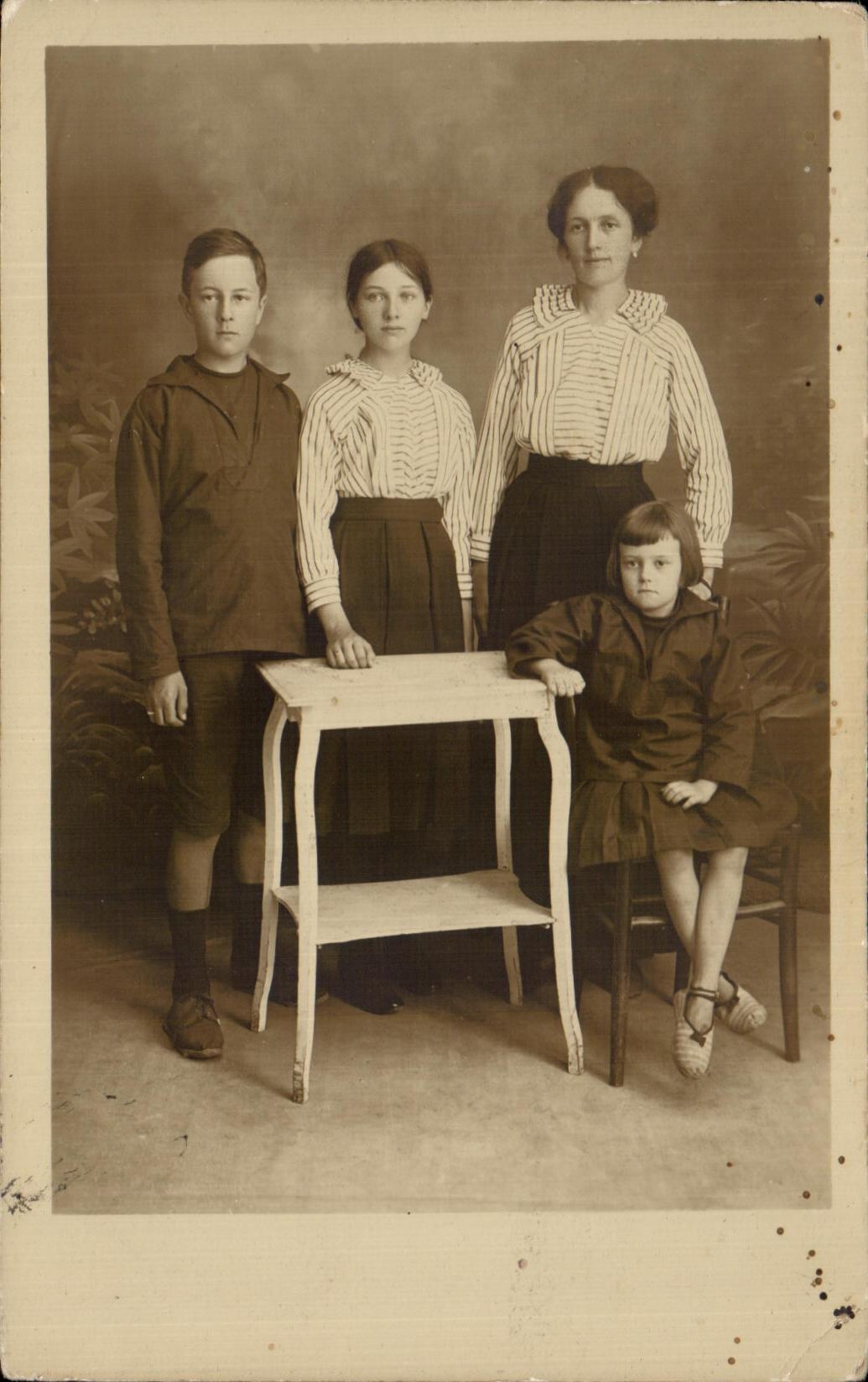 CARTE PHOTO Femme et enfants
