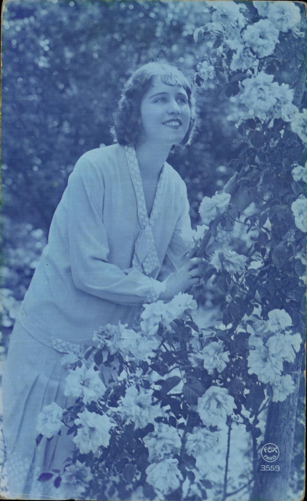 CPA Fantaisie Femme 