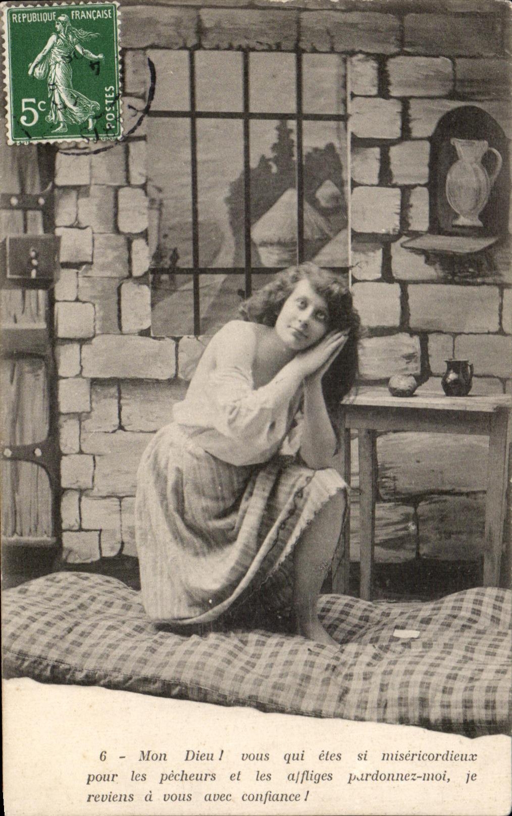 CPA Fantaisie Femme en prison