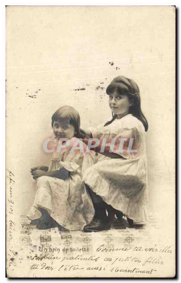 CPA Fantaisie Enfants Un brin de toilette 