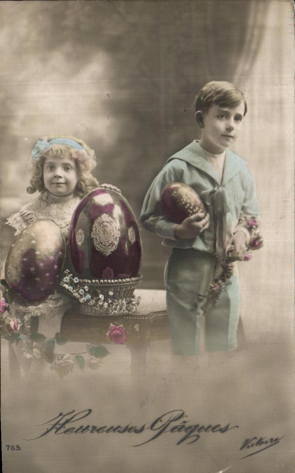 CPA Fantaisie Enfants Paques oeufs 
