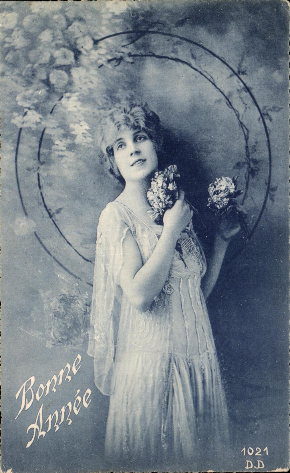 Femme en robe élégante — Bonne Année — D.D. n°1021