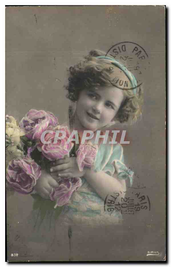 CPA Fantaisie Enfant Roses