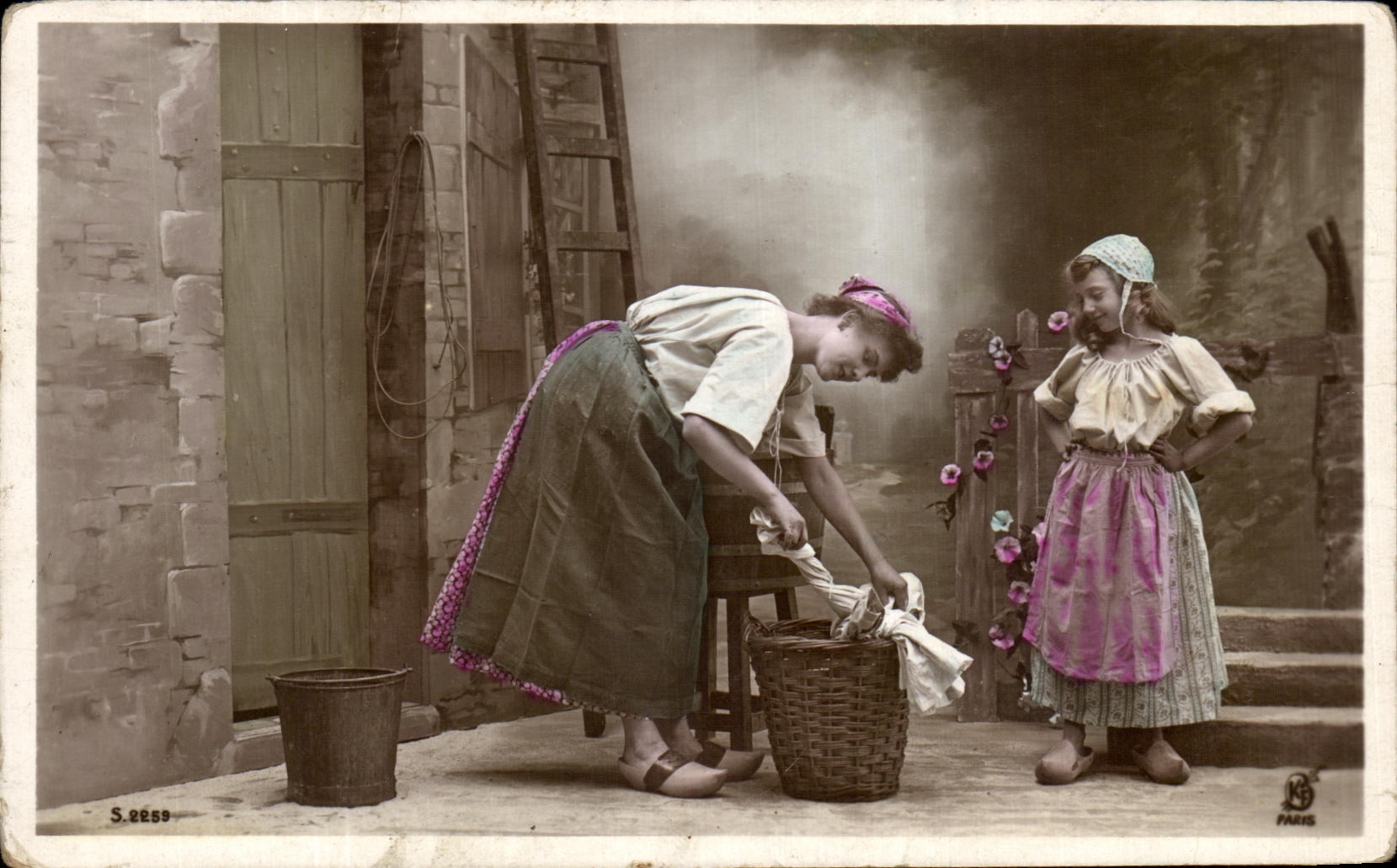 CPA Fantaisie Femme et enfant