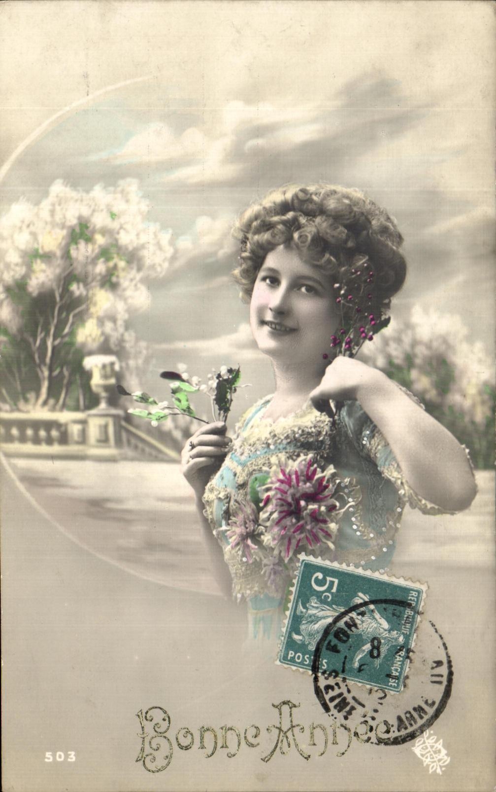 Jeune femme en robe ornée — Bonne Année — REF. BRUUN 503