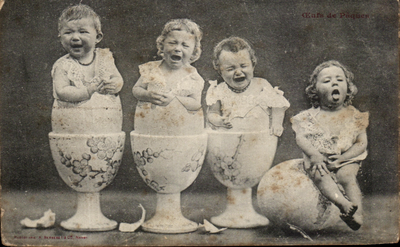 CPA Fantaisie Enfants Oeufs de Paques