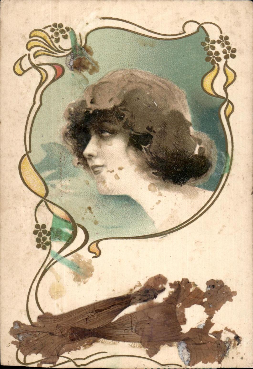 CPA Fantaisie Femme Fleurs sechee