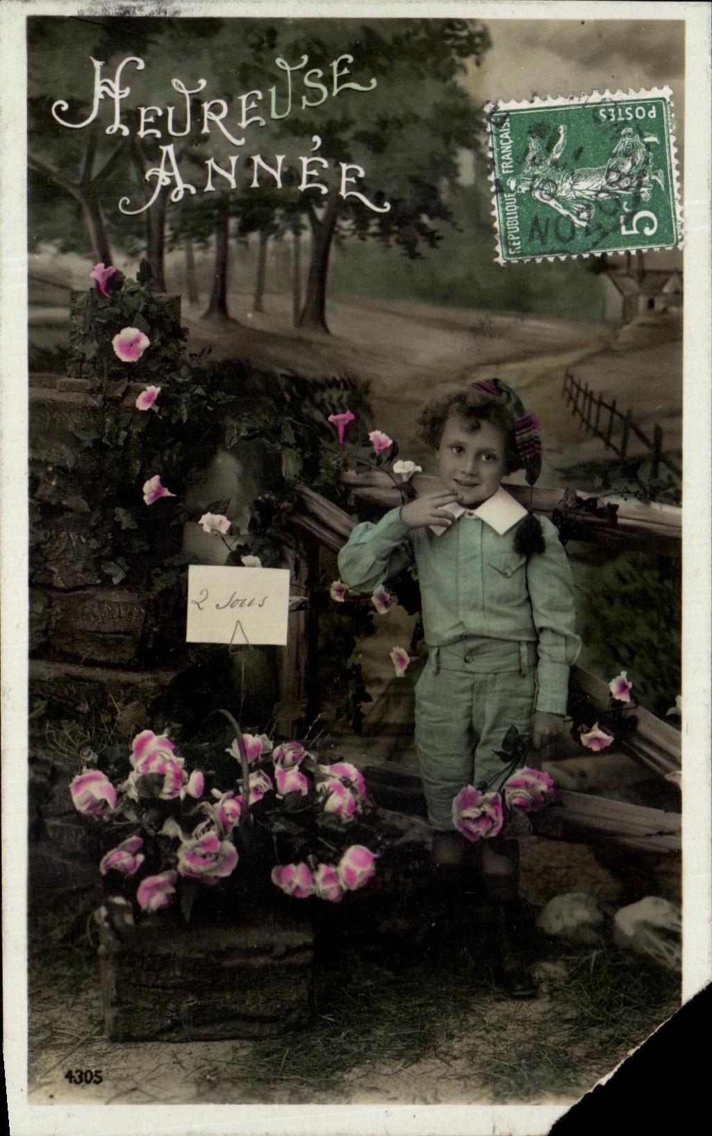 Enfant souriant parmi des fleurs — 'Heureuse Année' — éditeur inconnu, n° 4305