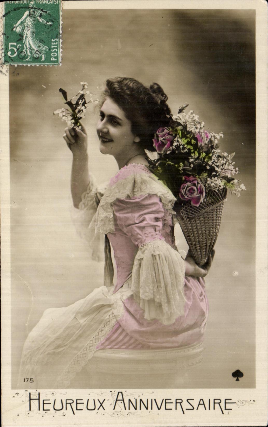 CPA Fantaisie Femme Corne d'abondance 