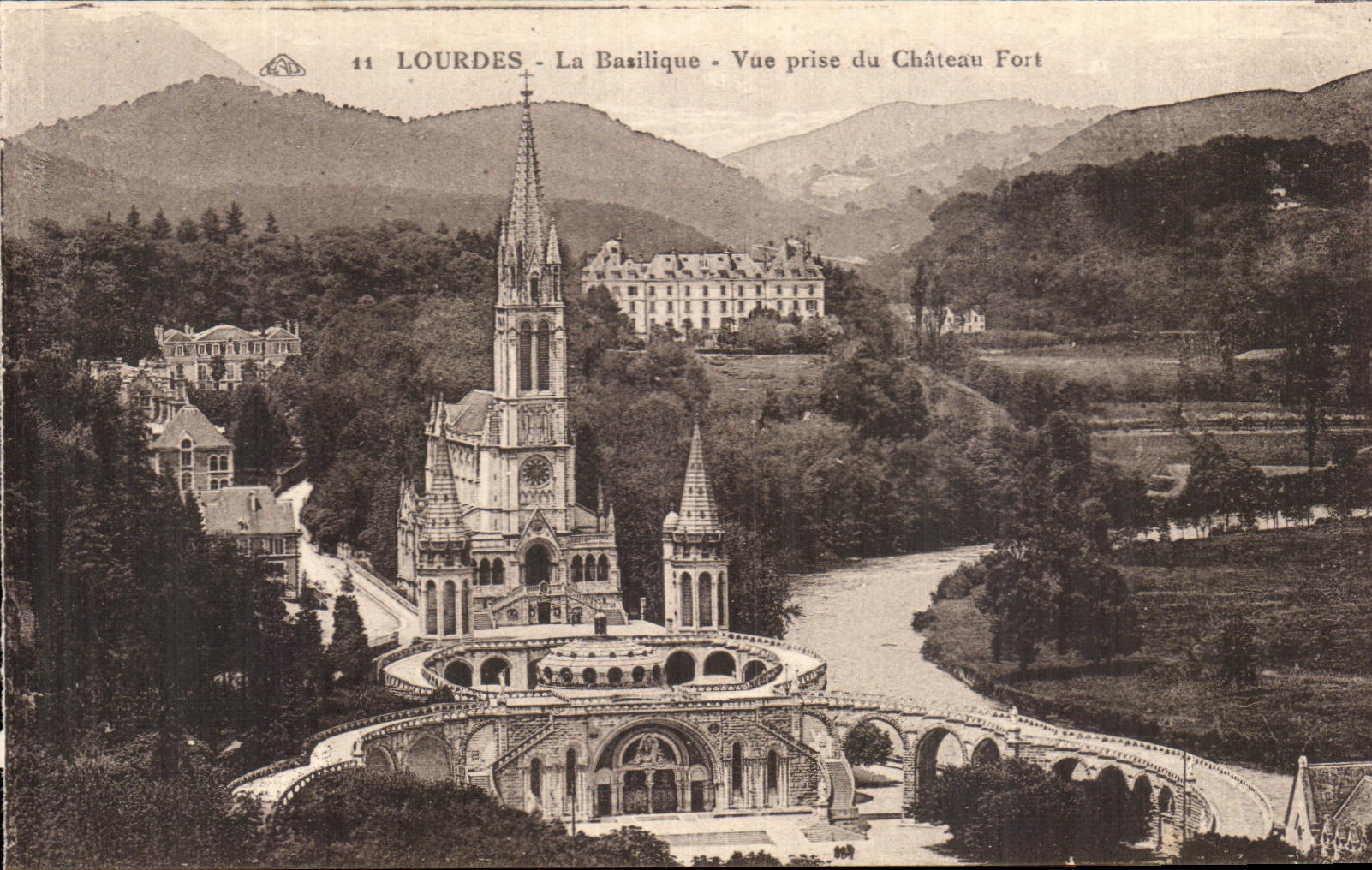 CPA Lourdes La Basilique Vue Prise du Chateau Fort
