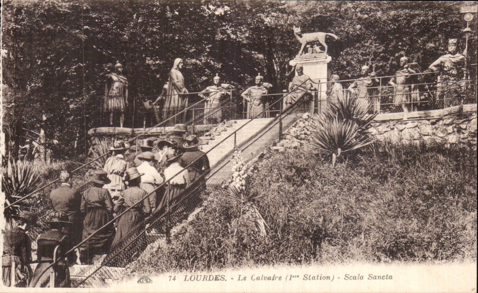 CPA Lourdes Le Calvaire Scala Sancta
