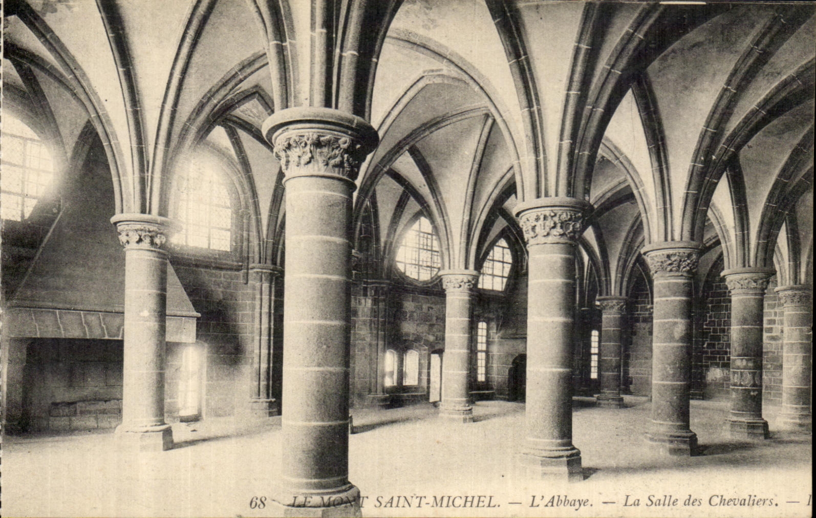 CPA Le Mont Saint Michel L'Abbaye La Salle des Chevaliers