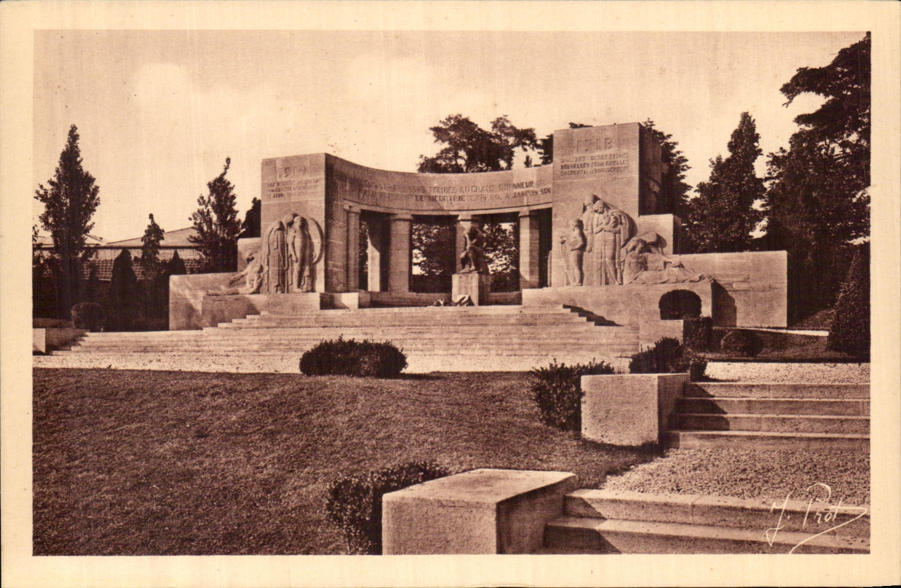 CPA Reims Le Mont aux Morts 
