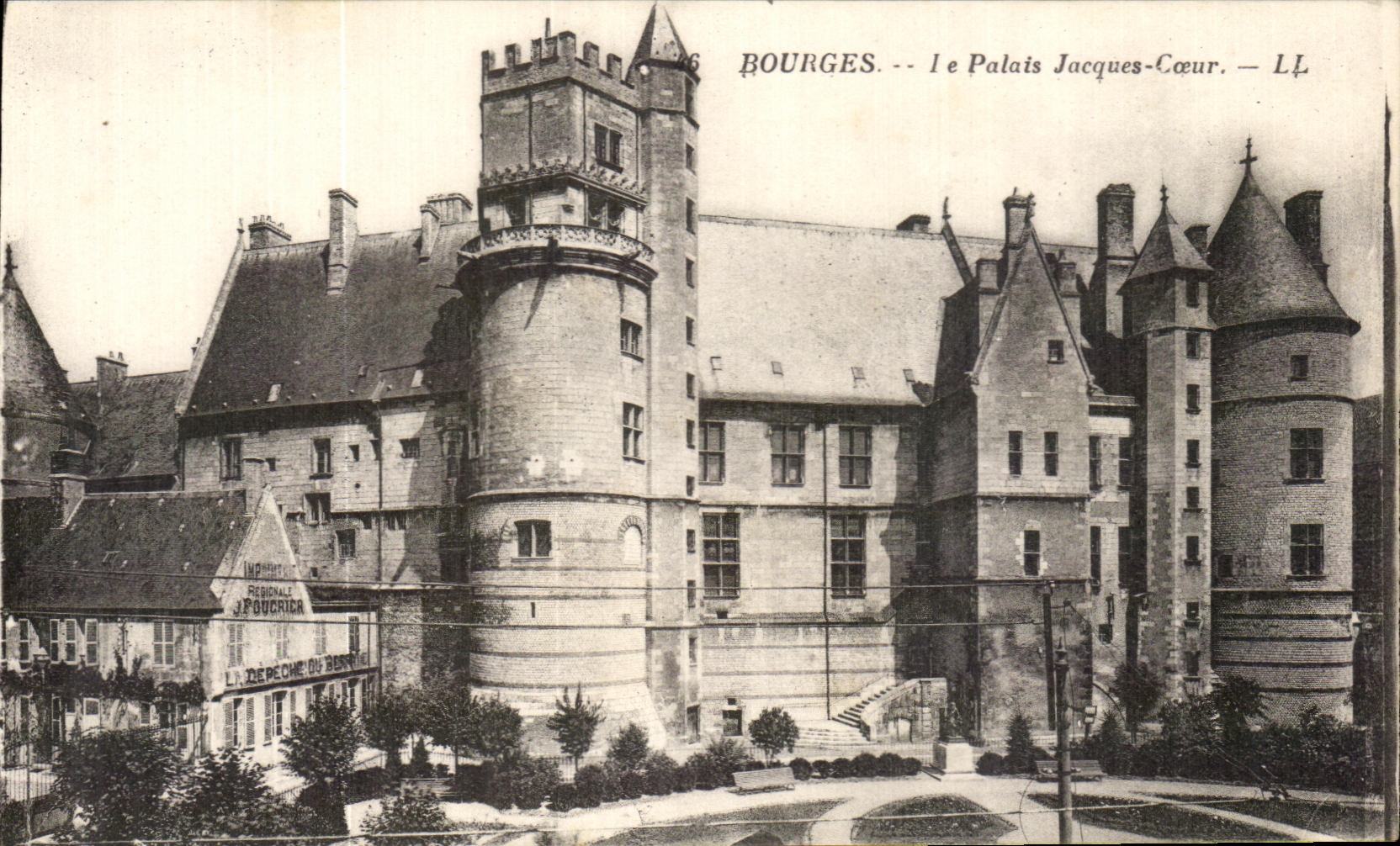 Bourges — Le Palais Jacques-Cœur — LL