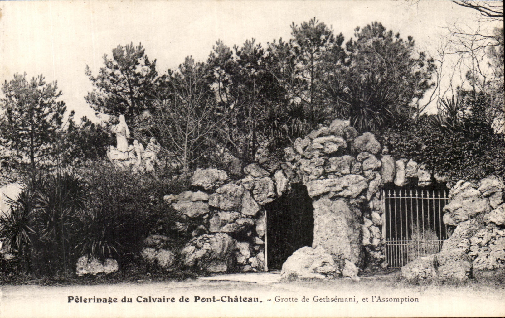CPA Pelerinage du Calvaire de Pont Chateau Grotte de Gethsemani et I'Assomption