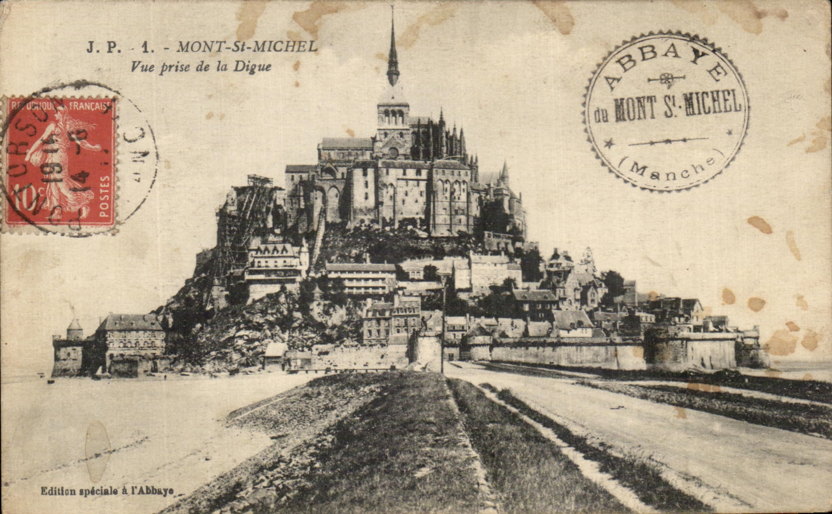 CPA Le Mont Saint Michel Vue prise de la Digue 