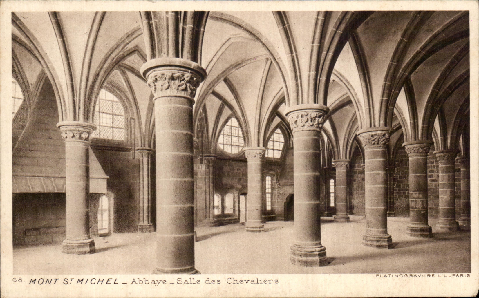 CPA Mont Saint Michel Abbaye Salle des Chevaliers