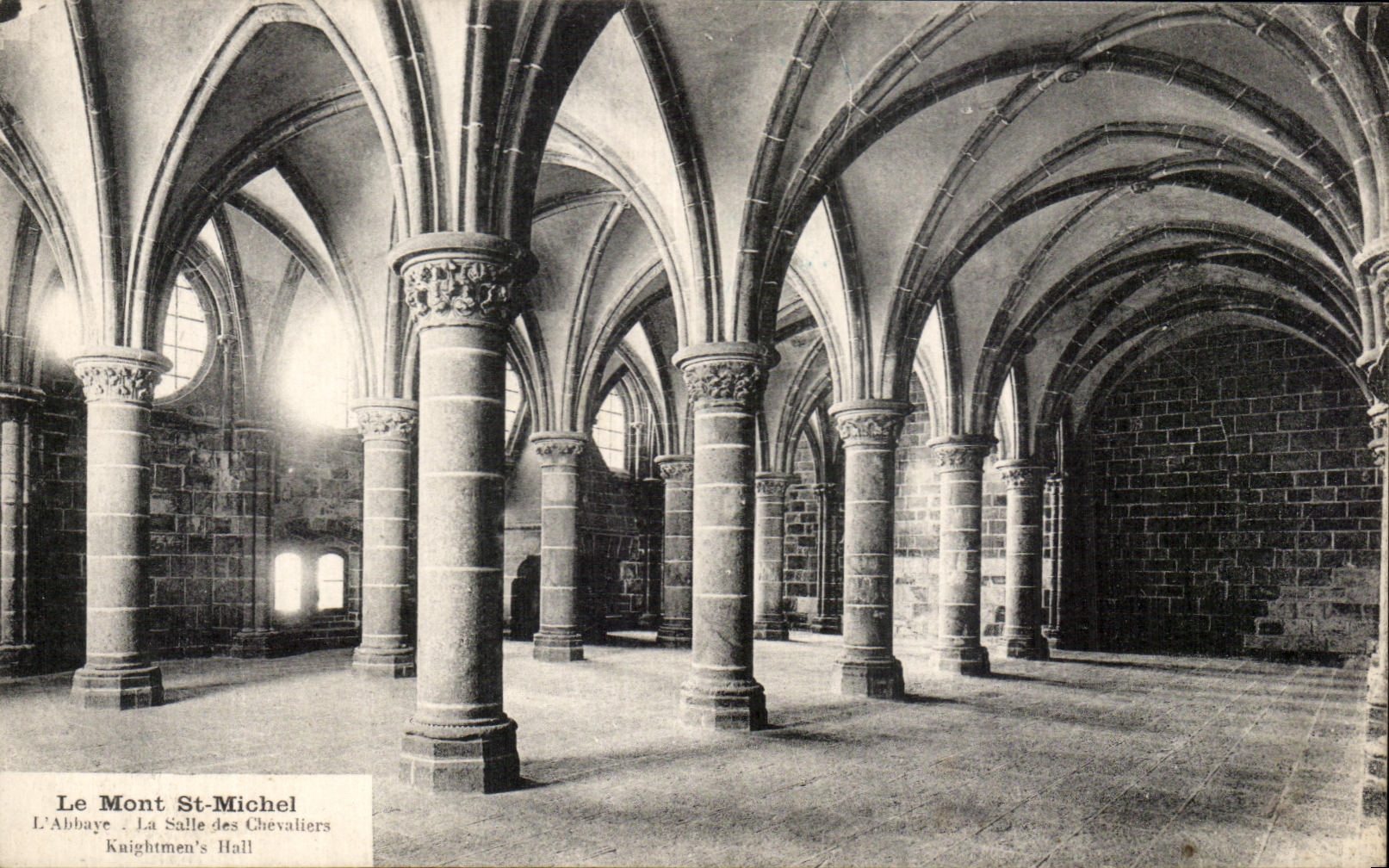CPA Le Mont Saint Michel L'Abbaye La Salle Des Chevaliers