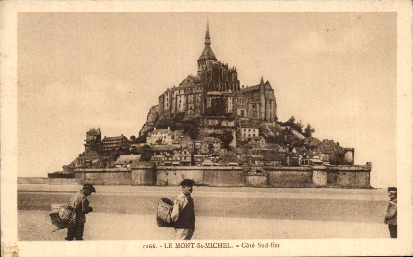 CPA Le Mont Saint Michel Cote Sud Est Pecheurs