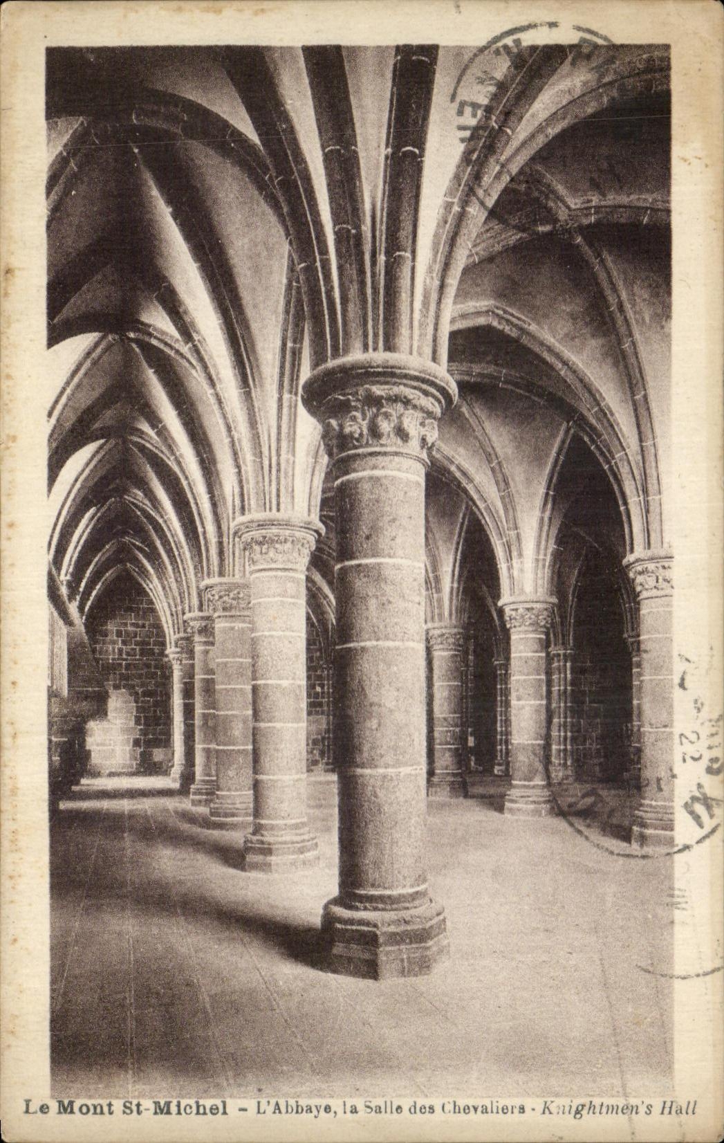 Le Mont St-Michel - L'Abbaye, la Salle des Chevaliers - Knightmen's Hall
