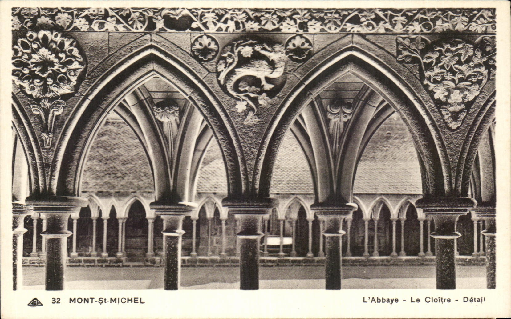 CPA Mont St Michel L'abbaye Le Cloitre Detail