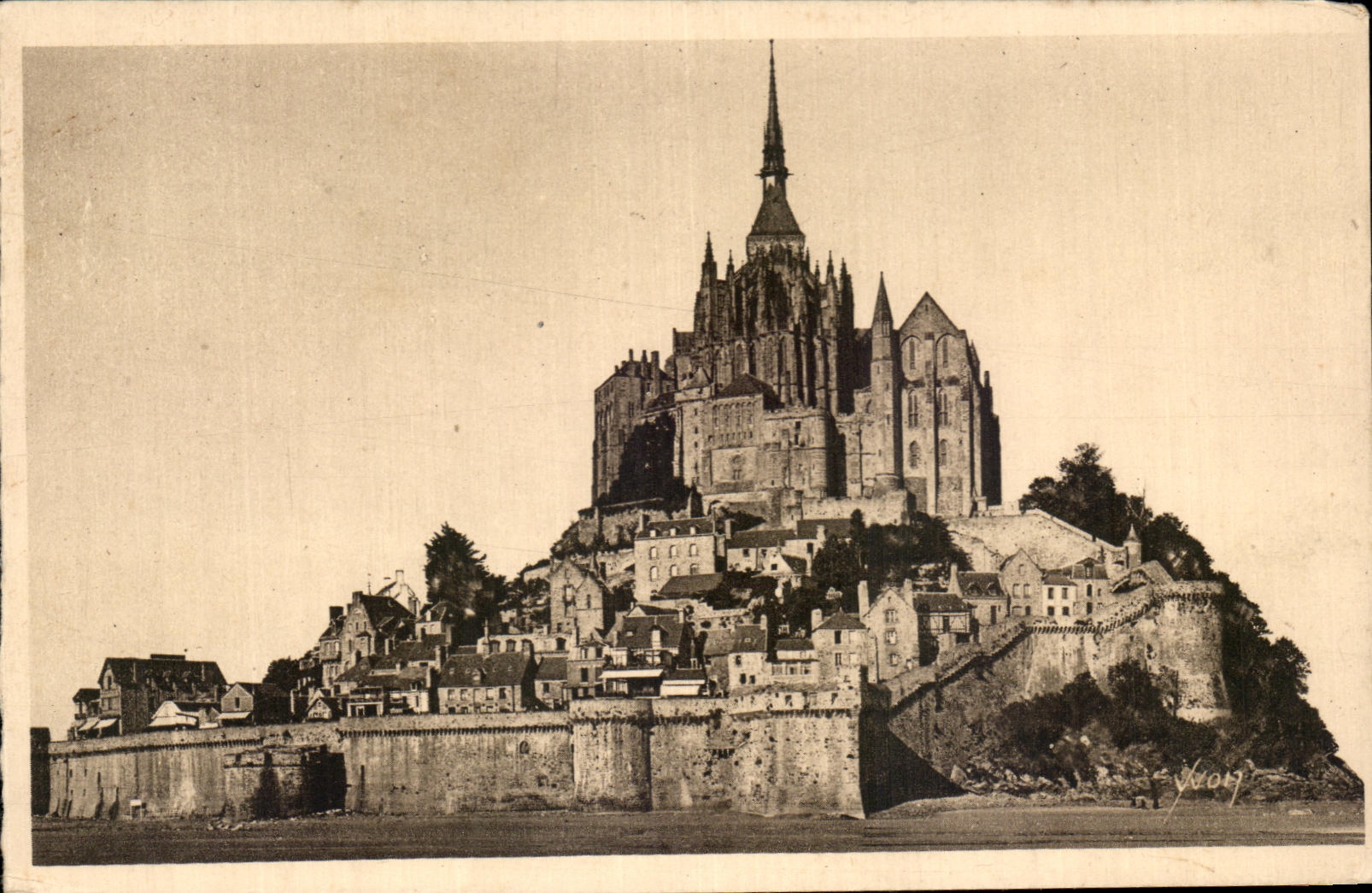 CPA La Douce France Le Mont St Michel Vue Generale Cote Nord Est