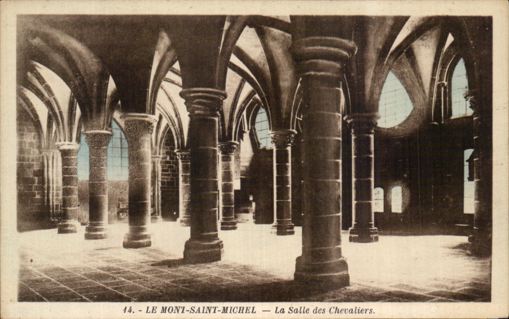 CPA Le Mont Saint MIchel La Salle Des Chevaliers