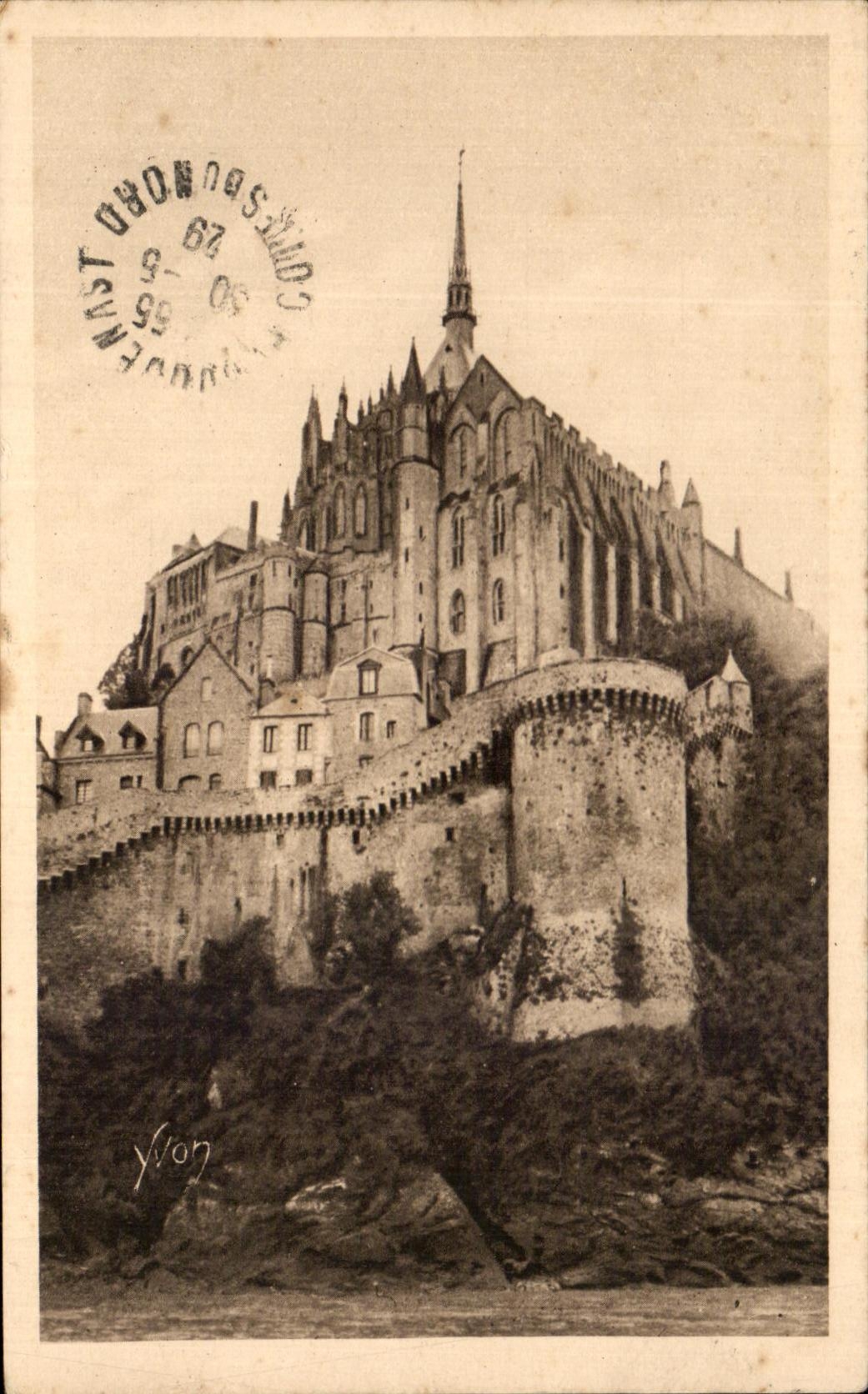 CPA Le Mont Saint Michel Les remparts et l'abbaye
