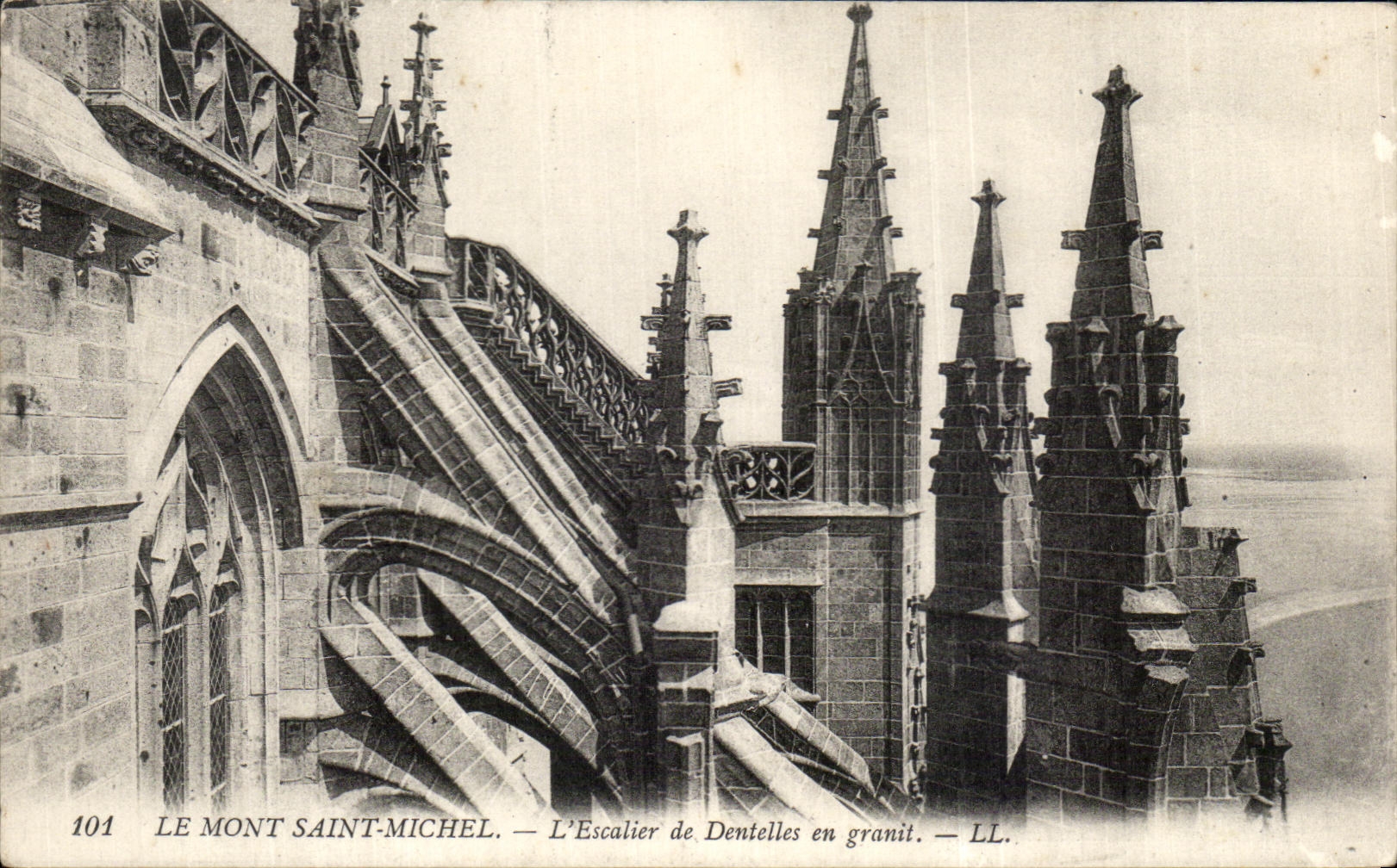 Le Mont Saint-Michel — L'Escalier de Dentelles en granit — LL. — N° 101