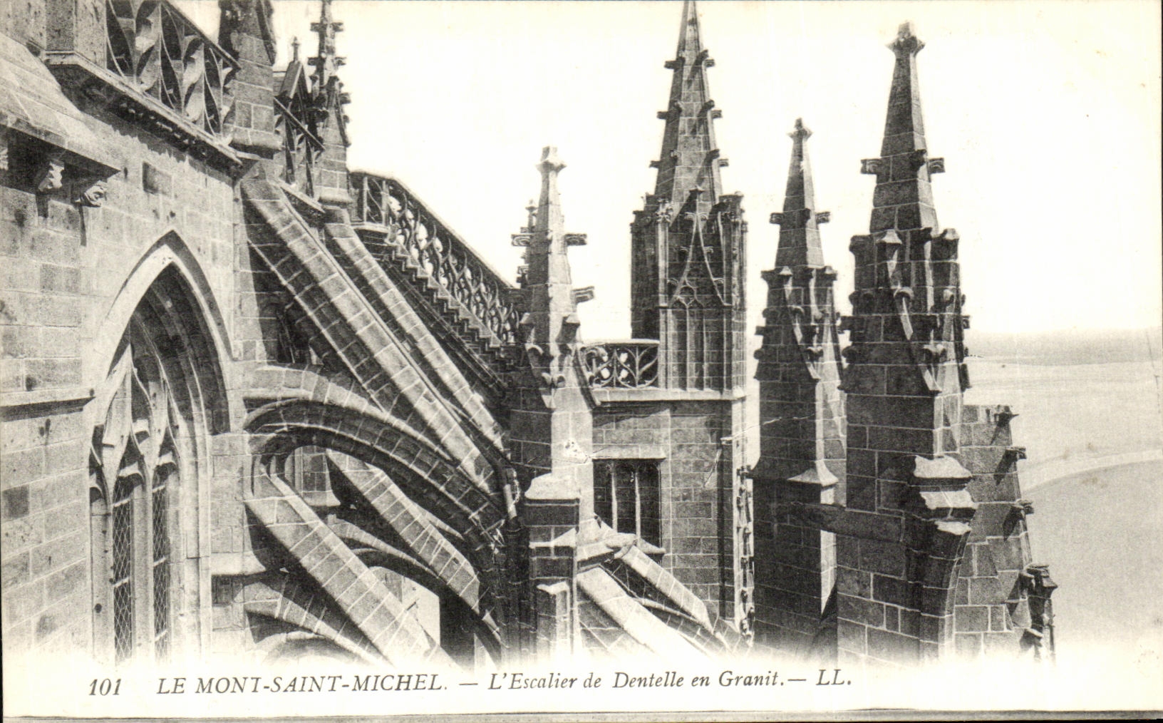 CPA Le Mont St Michel L'Escalier de Dentelle en Granit