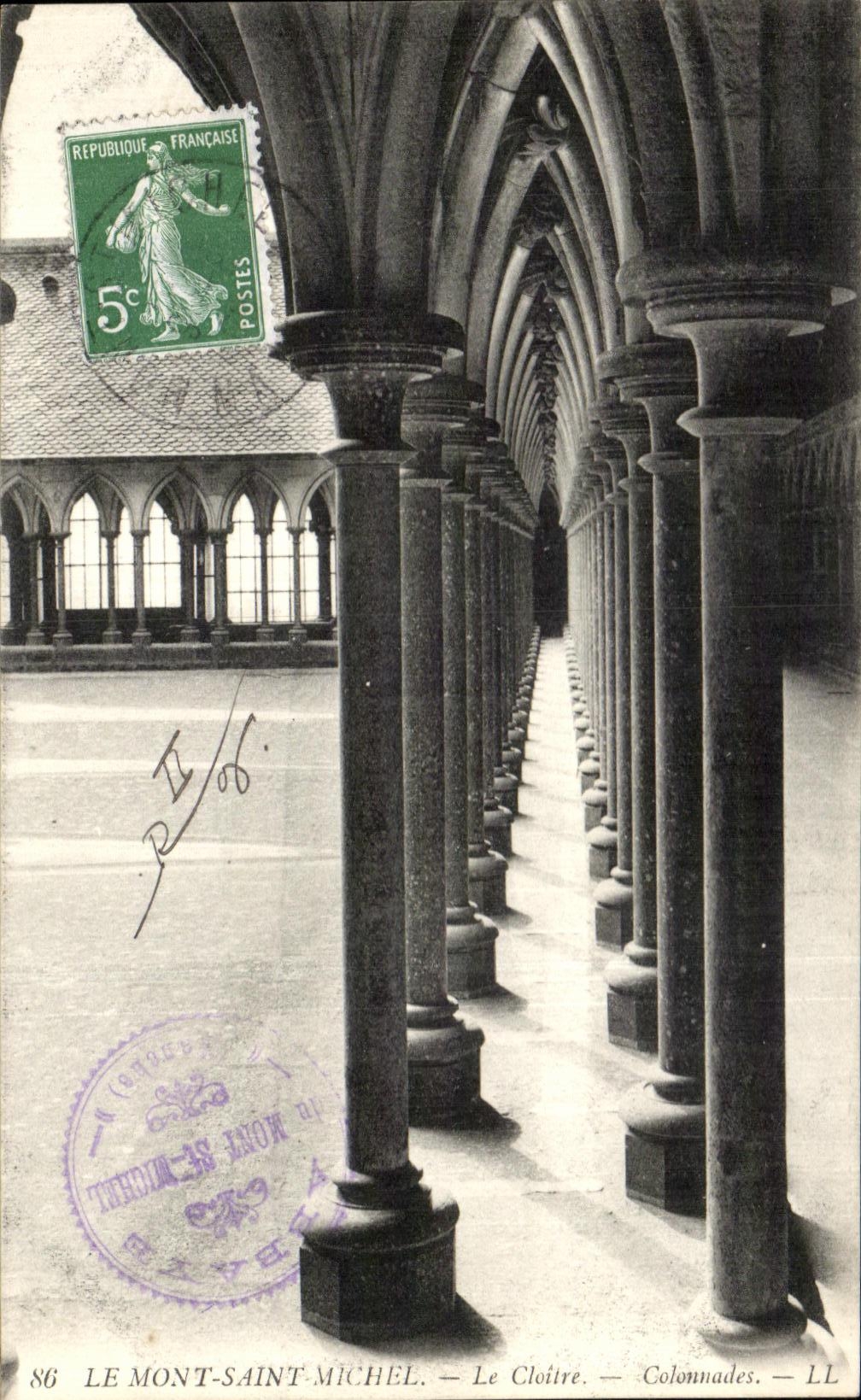 Le Mont-Saint-Michel — Le Cloître — Colonnades — LL