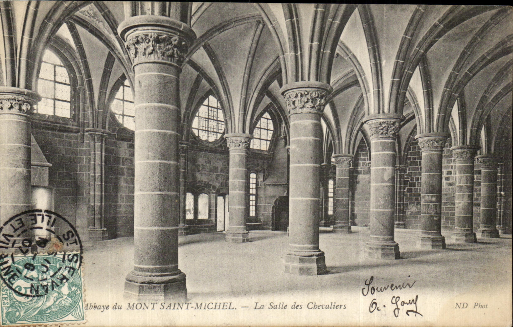 CPA Abbaye du Mont Saint Michel La Salle des Chevaliers