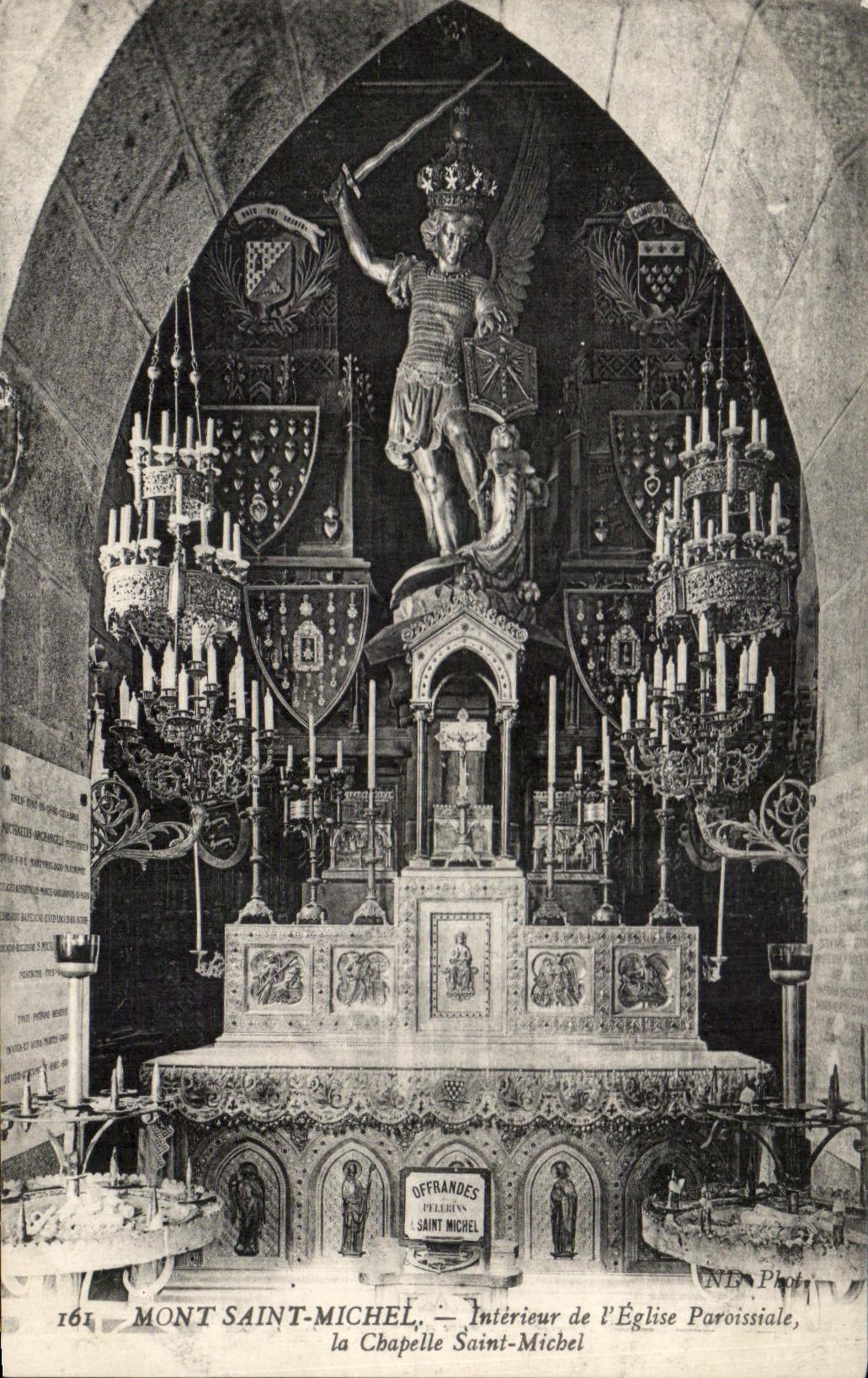 CPA Mont Saint Michel Interieur de I'Eglise Paroissiale la Chapelle Saint Michel
