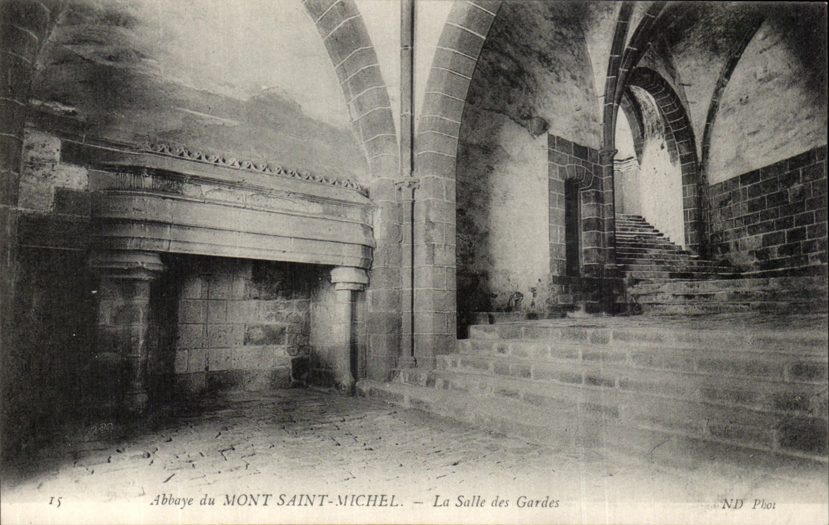 Abbaye du Mont Saint-Michel — La Salle des Gardes — ND Phot