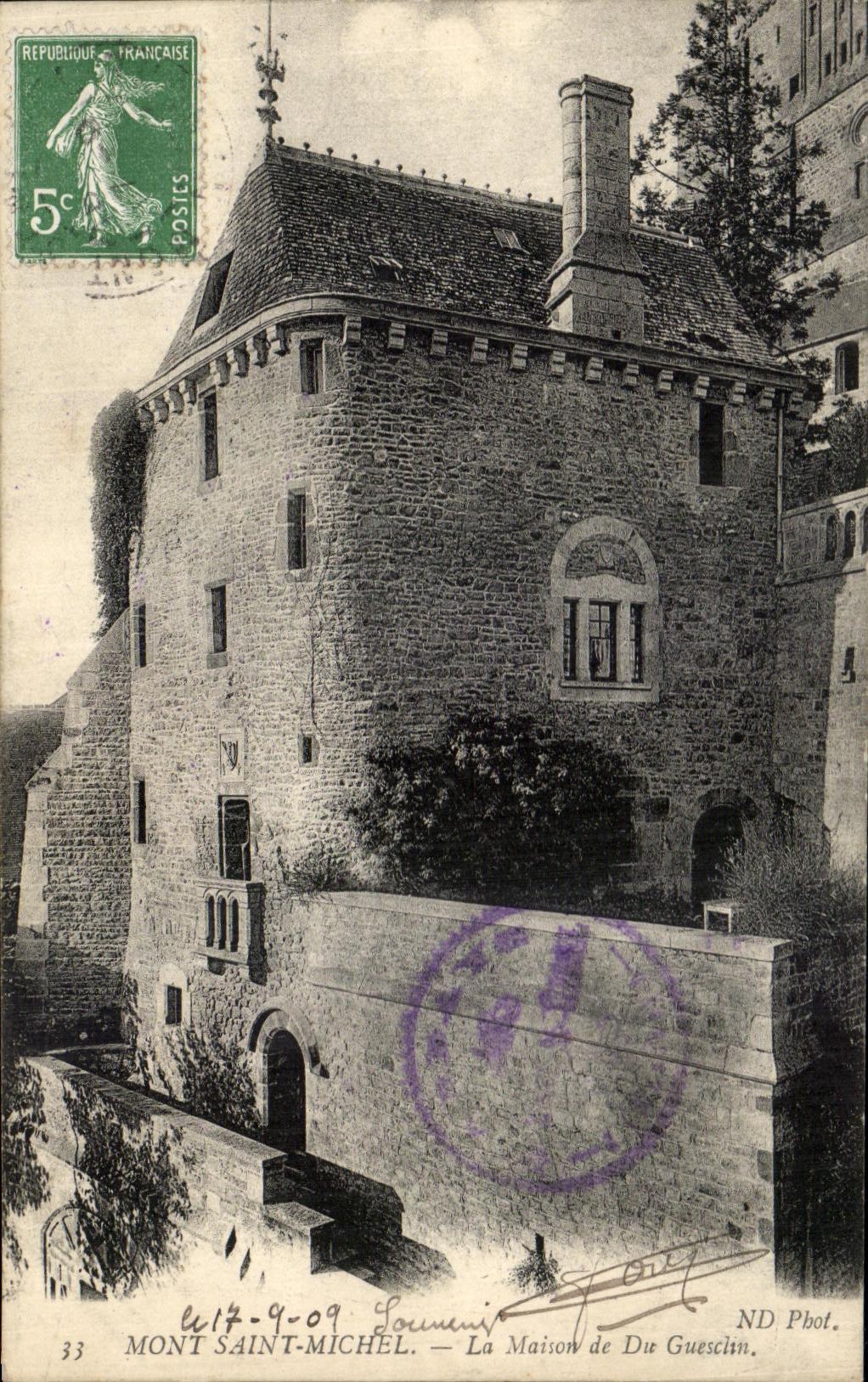 CPA Abbaye du Mont Saint Michel Le Maison de Du Guesclin