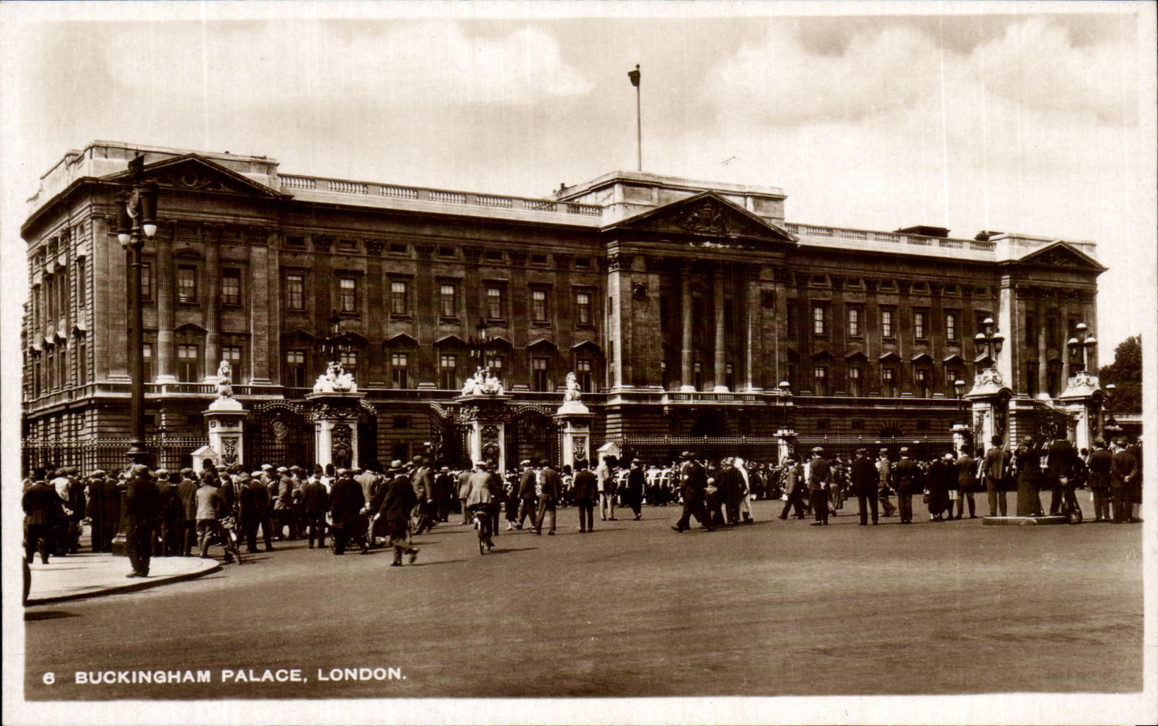 CPA Buckingham Palace London