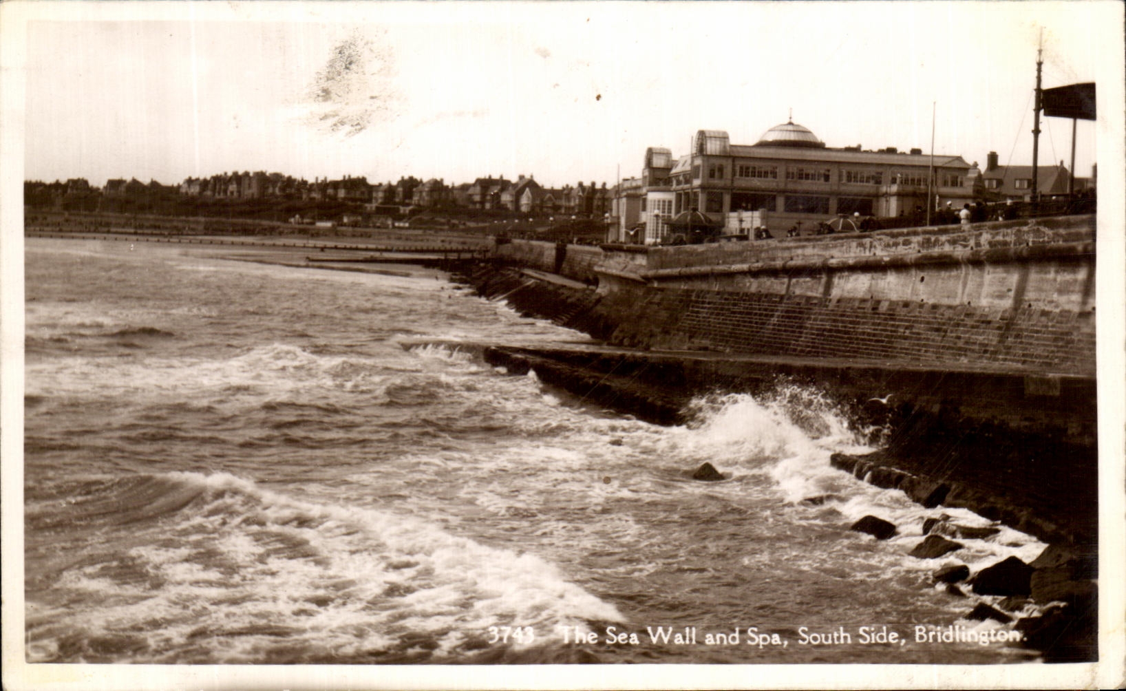 CPA The Sea Wall And Spa South Side Bridlington