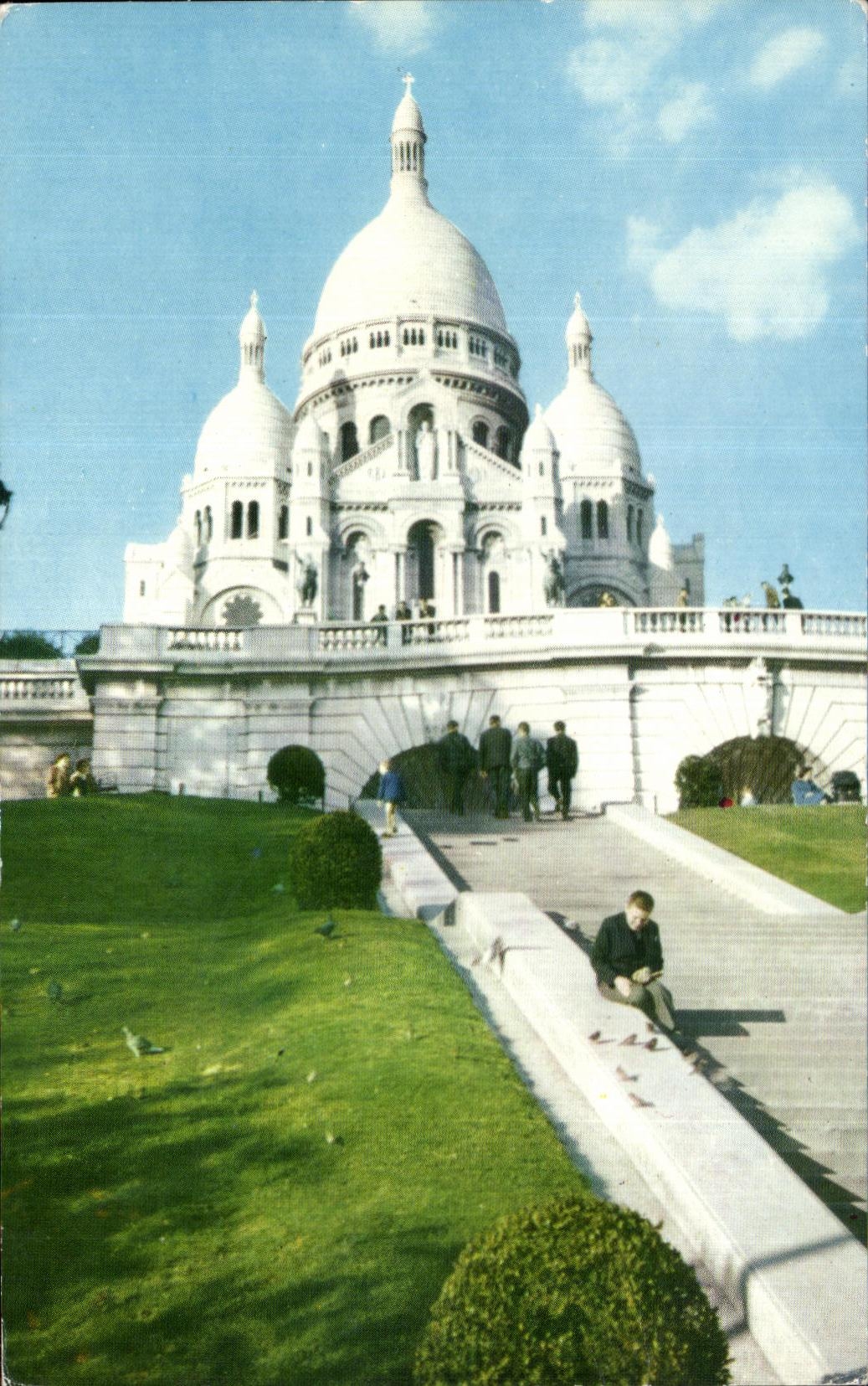 París - Sacré-Cœur — vista del monumento y de los visitantes — Foto Michel BISSONNET, editor Toulouse