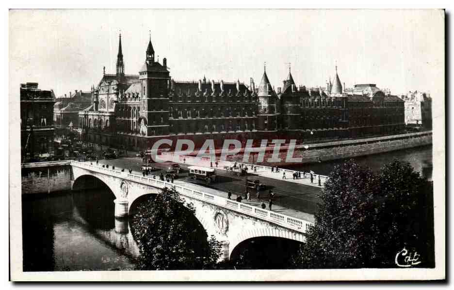 CPA Paris Le Pont au Change et la Conciergerie